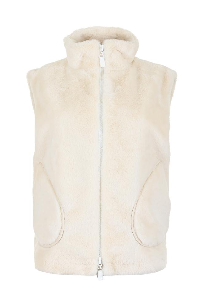 Laat jezelf omhullen in luxe met ons prachtige Kiki gilet met bontlook. Het gilet heeft een opstaande hals die niet alleen warmte biedt, maar ook een chic en eigentijds accent toevoegt aan je look. Met zijn 2-way ritssluiting is dit gilet gemakkelijk aan en uit te trekken, waardoor het perfect is voor elke gelegenheid. Het bontlook materiaal zorgt voor een weelderige uitstraling, terwijl de grote zakken zowel functioneel als modieus zijn. 

