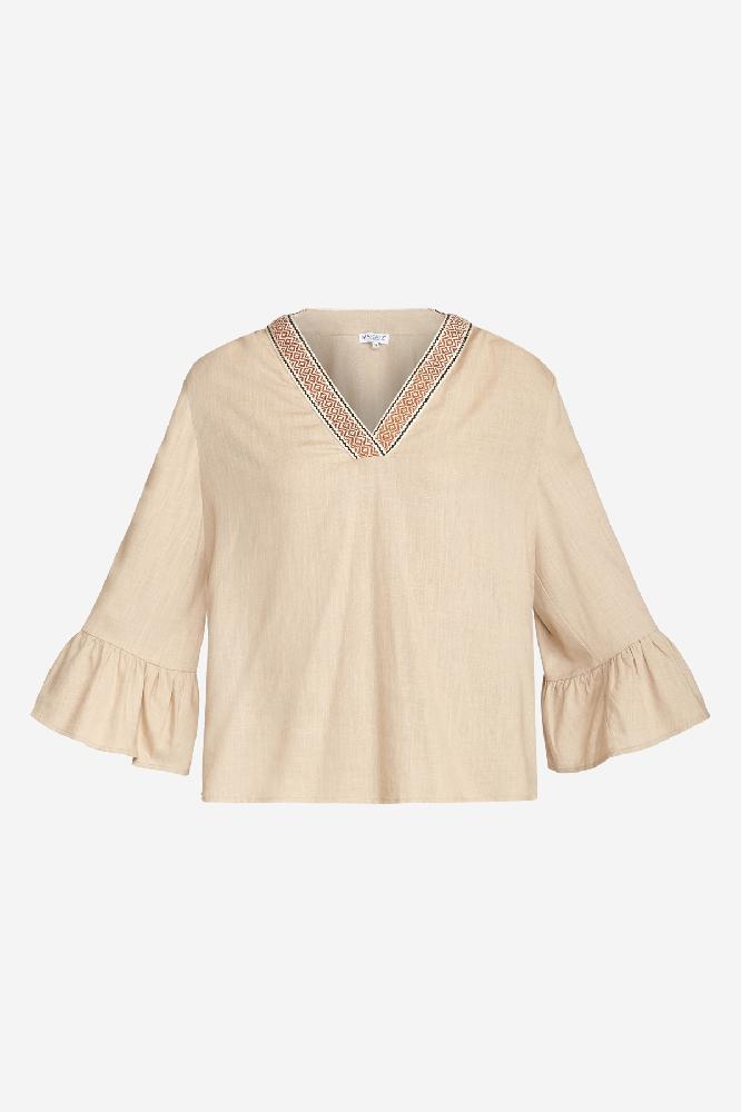 Blouse Jessica is een linnen zomer top met een V-hals die afgewerkt is met een prachtige sierband. Deze sierband is ook terug te vinden op de mouwen die ook nog zijn afgewerkt met een klein trompetmouwtje. 

Materialen: 80% Viscose / 20% Linen 