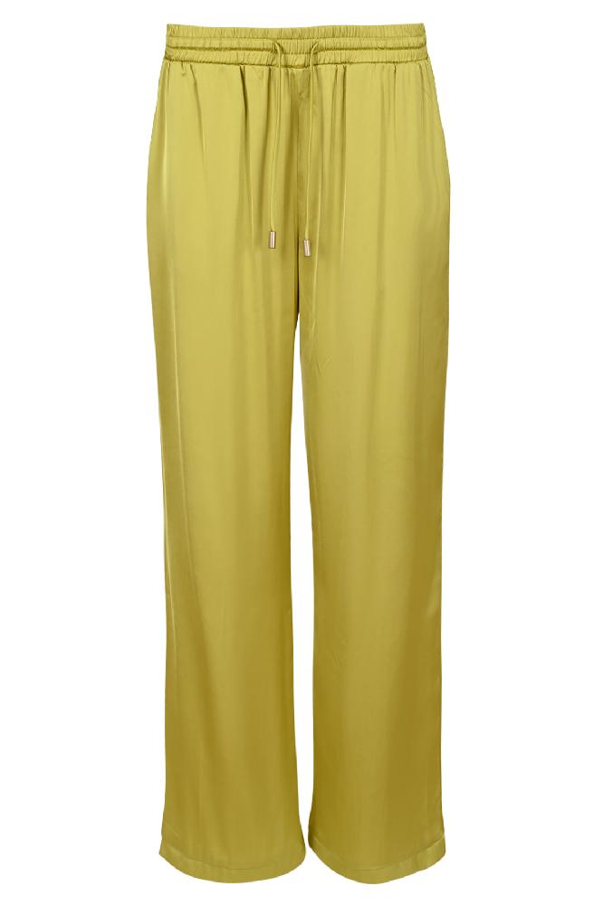 The Newan trousers are wide-leg viscose satin trousers with a comfortable elasticated waistband. These trousers offer an elegant and relaxed look.

Materials: 90% Viscose / 10% Polyester