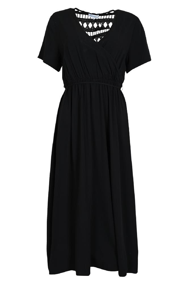 De Nernet jurk is een lange viscose jurk met een opvallend laser-cut rugpand. Deze jurk combineert elegantie met een modern detail.

Materialen: 100% Viscose
