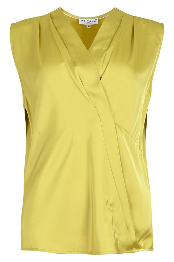 De Nuora top is een mouwloos topje met een schuin geplooid voorpand. Dit design zorgt voor een flatterende pasvorm.

Materialen: 
Gold leave: 100% Cotton
Lime: 52% Polyester / 48% Viscose