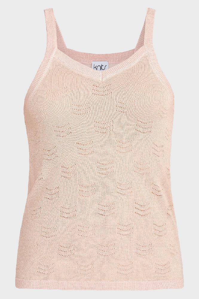 De Jacky top is een prachtige gebreide haltertop met een subtiel lurex detail, waardoor het een vleugje glitter toevoegt aan je look. Combineer met het Juul vest voor een complete look.

Materialen: 75% Viscose / 20% Polyamide / 5% Lurex