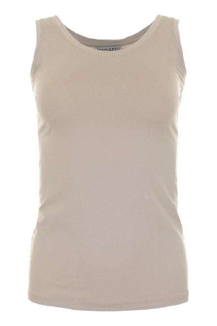 Top Roma is een prachtige basic, mouwloze top. De top heeft een ronde hals en draagt erg comfortabel dankzij het aandeel stretch. Roma valt normaal qua maat en is verkrijgbaar in de kleuren White, Offwhite, Black, Sand, Lost Lagoon en Mossy Meadow. Top Roma is goed te dragen onder een blouse of blazer. Een goede basic heb je nooit teveel.

Â 

<ul>
	<li>Mouwloze top</li>
	<li>Ronde hals</li>
	<li>Heerlijke stof met veel stretch</li>
	<li>Valt normaal qua maat</li>
	<li>Draagt super comfortabel</li>
	<li>Te verkrijgen in het White, Offwhite, Black, Navy, Sand, Lost Lagoon en Mossy Meadow</li>
</ul>

Â 

<blockquote>
Tip: Goed te dragen onder blouse of blazer
</blockquote>
